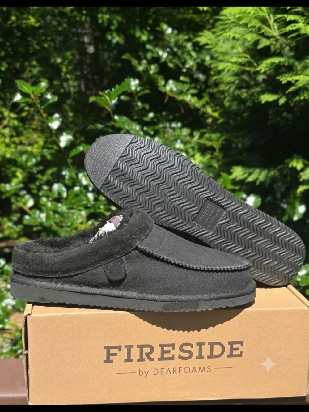 Fireside Black Shearling-Lined Men’s Slipper